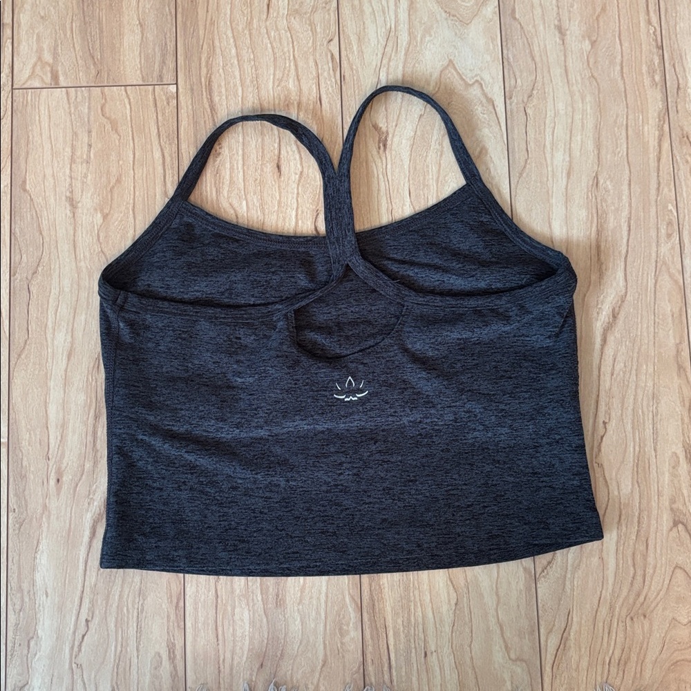 Beyond Yoga Charcoal Racerback Crop Tank with built-in bra, M - Picture 2 of 6